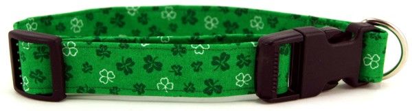 Tossed Shamrocks on Green Dog Collar (Option: Small)